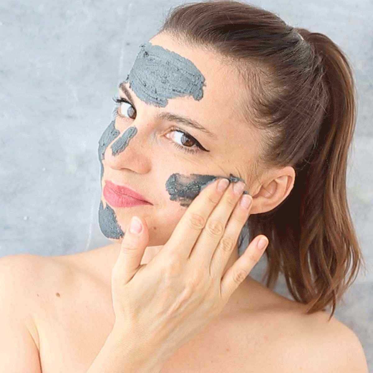 4-Ingredient Charcoal Mask for Blackheads