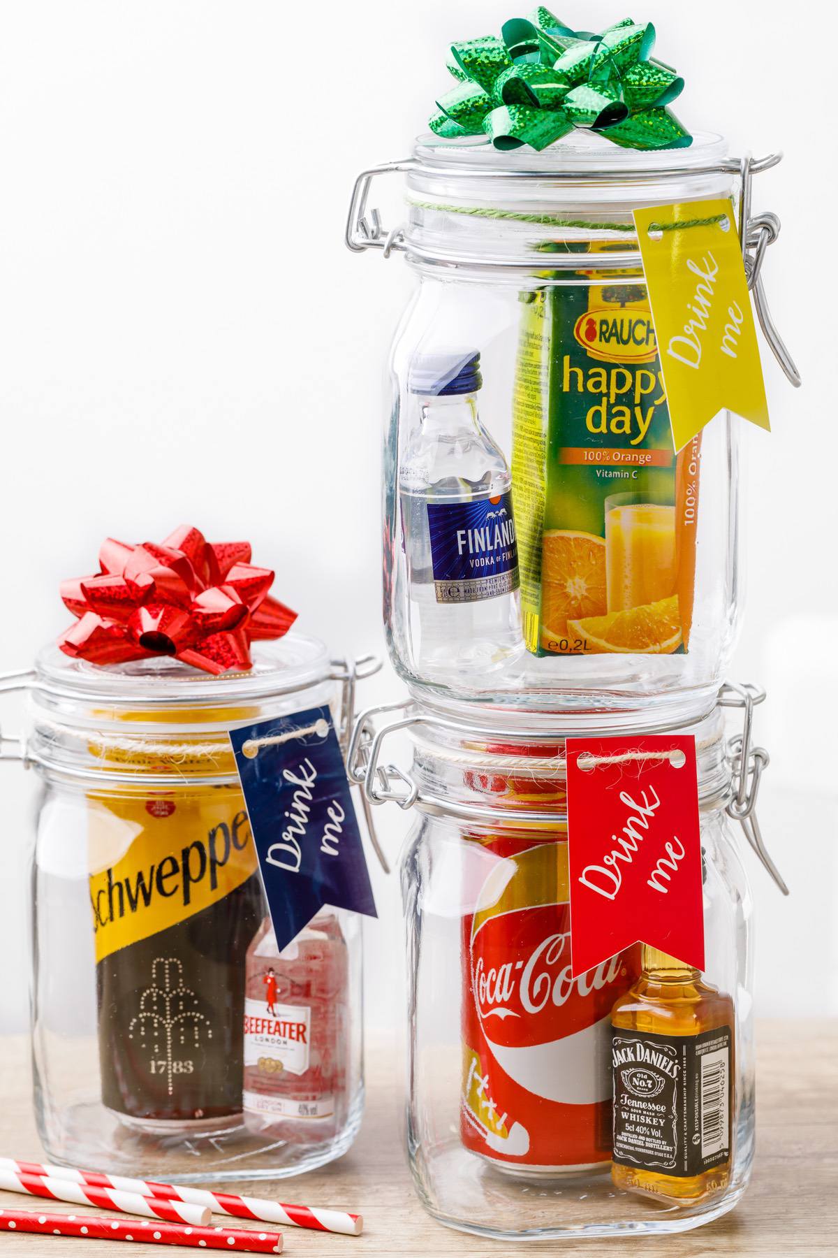 https://misswish.com/wp-content/uploads/2020/10/mason-jar-cocktail-gift-sets-4.jpg